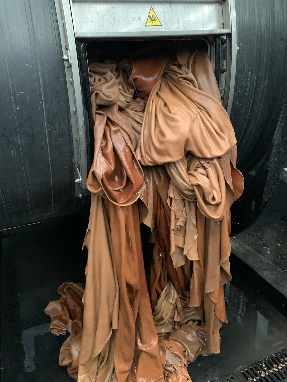 Proceso de curtido y tratamiento